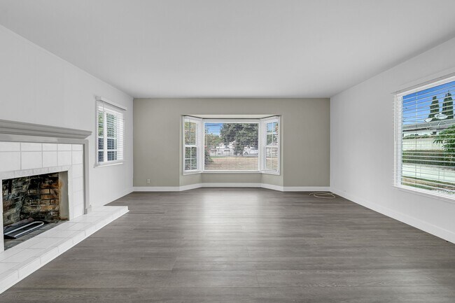 Building Photo - 3052 Burton Ave