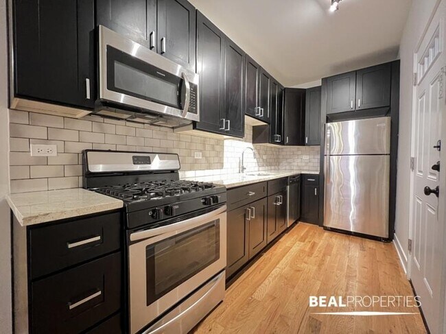 Building Photo - 2 bedroom in CHICAGO IL 60625