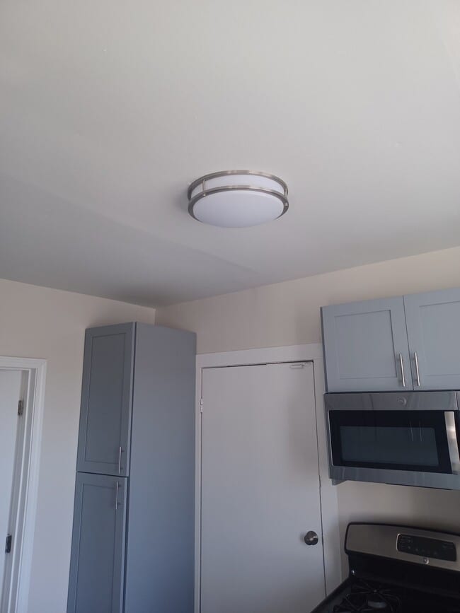 Building Photo - 5811 S Kolmar Ave