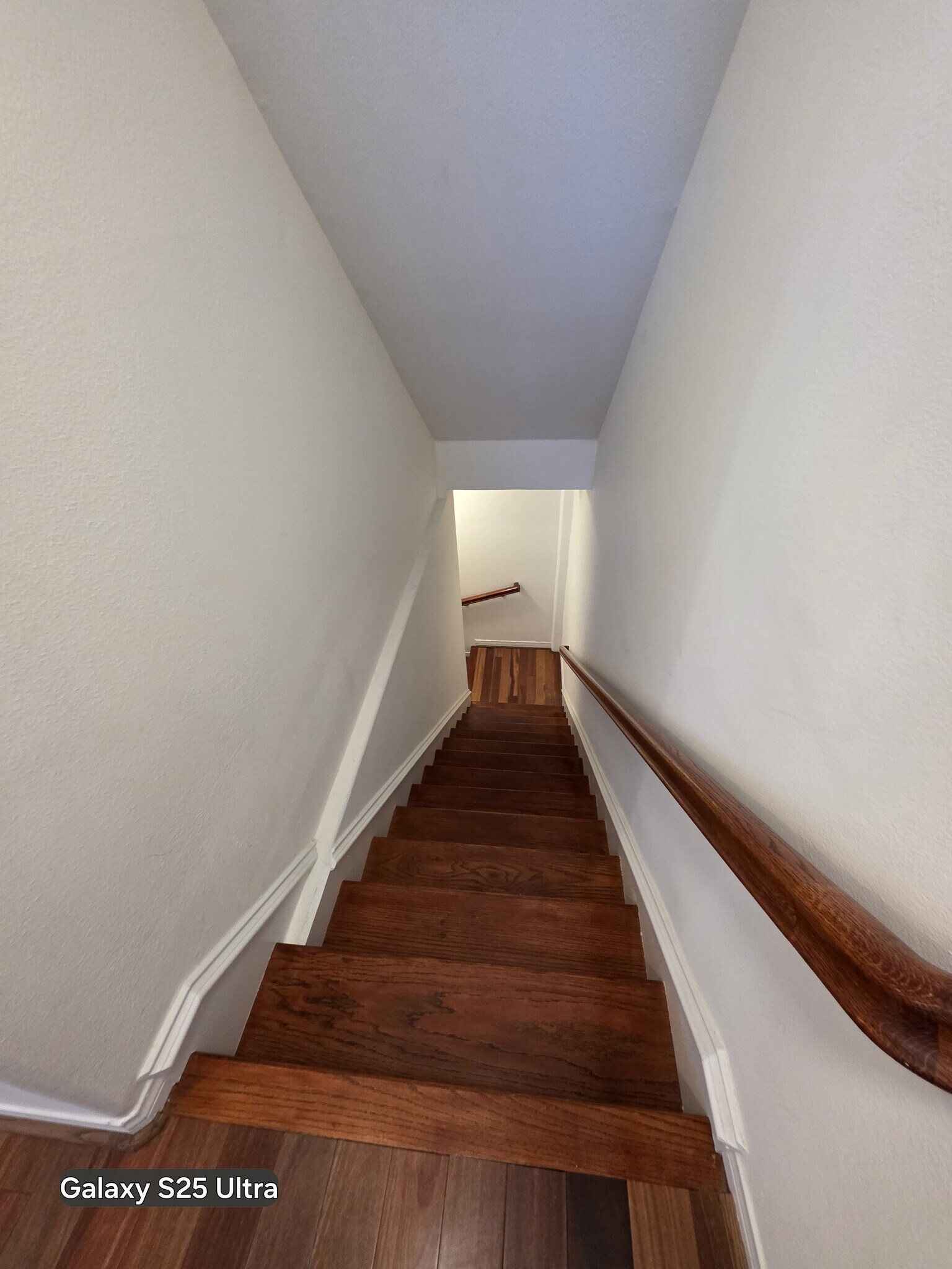 Building Photo - 5242 Vesper Ave
