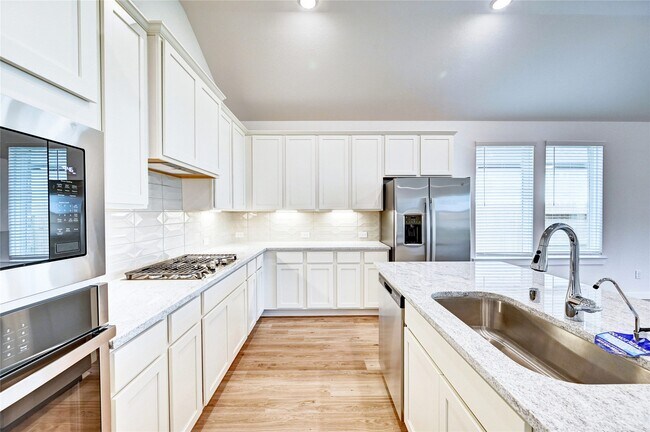 Building Photo - 8403 Oceanmist Cv Dr