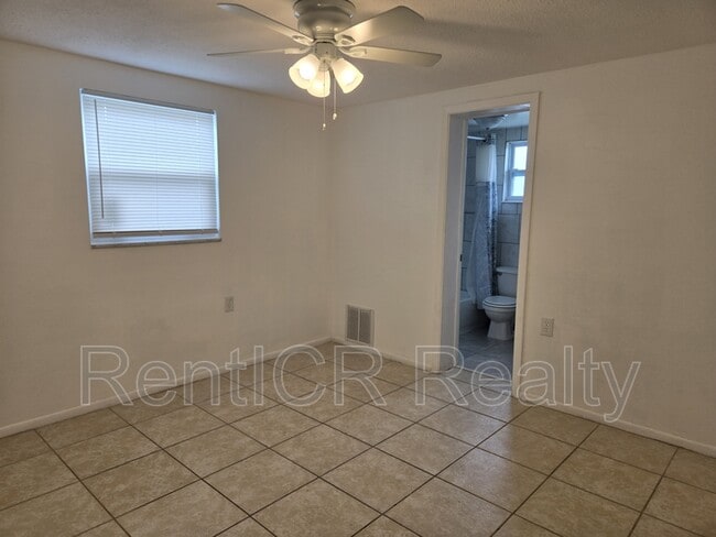 Building Photo - 4836 Flora Ave