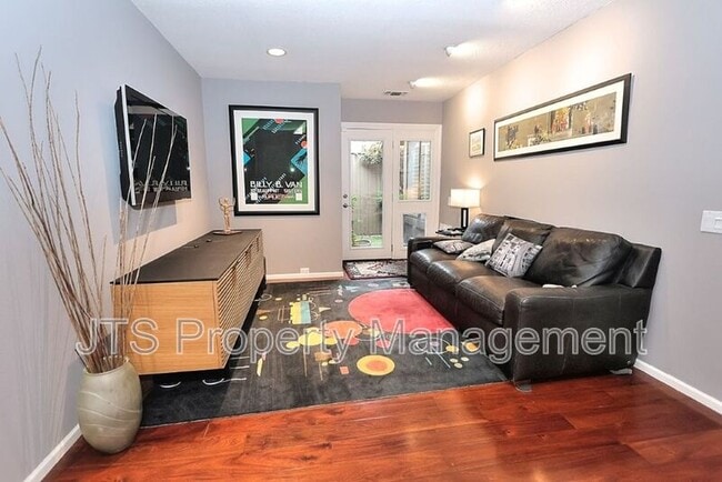 Building Photo - 2010 Promontory Point Ln