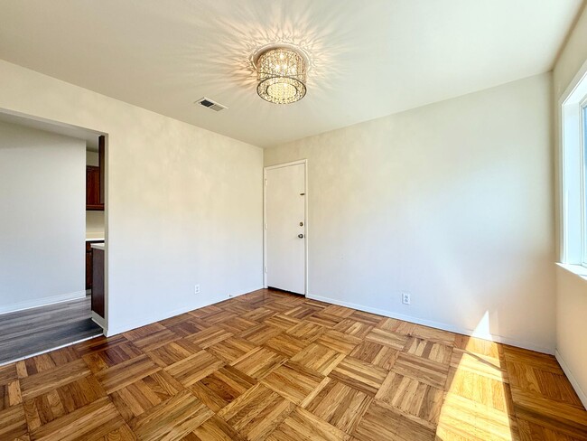 Building Photo - Spacious Ranch-Style Home with Bonus Room ...