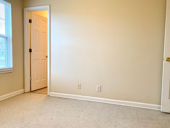 Building Photo - 1113 Keith Ave