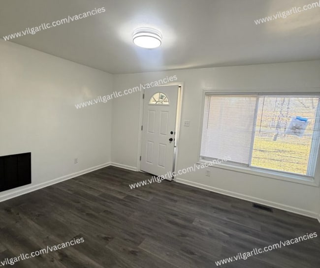 Building Photo - Newly Renovated 2-Bedroom • 1-Bathroom Home.