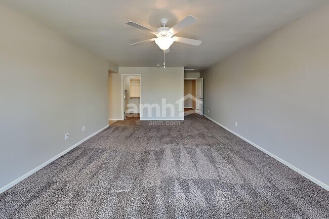 Building Photo - 20785 W Thomas Rd
