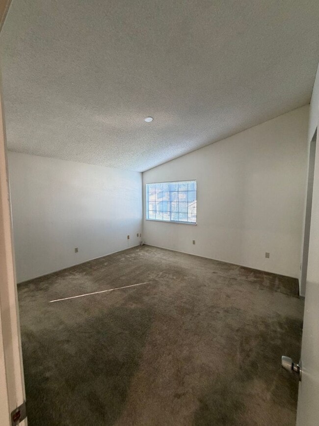 Building Photo - 3 Bed | 2.5 Bath | 2150SF | 2 Car Garage | Two Story | Tenant pays $190 for WS&G