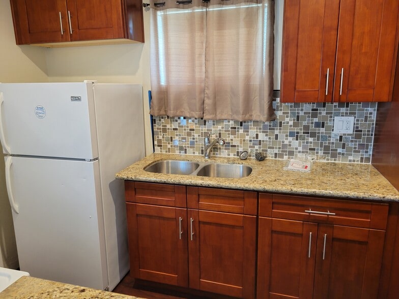 View of kitchen - 14028 Doty Ave