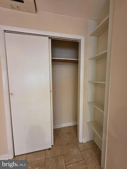 Building Photo - 1153 S 11th St