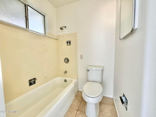 Building Photo - 11013 N 110th Dr