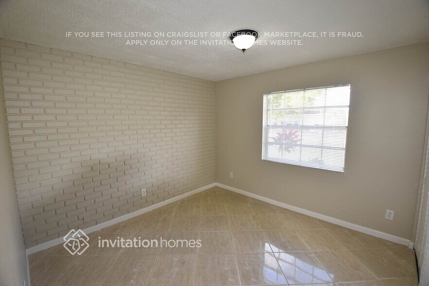 Building Photo - 7750 NW 45th Ct