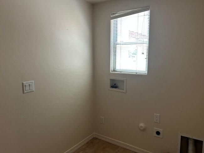 Building Photo - 13798 E Fiery Dawn Dr