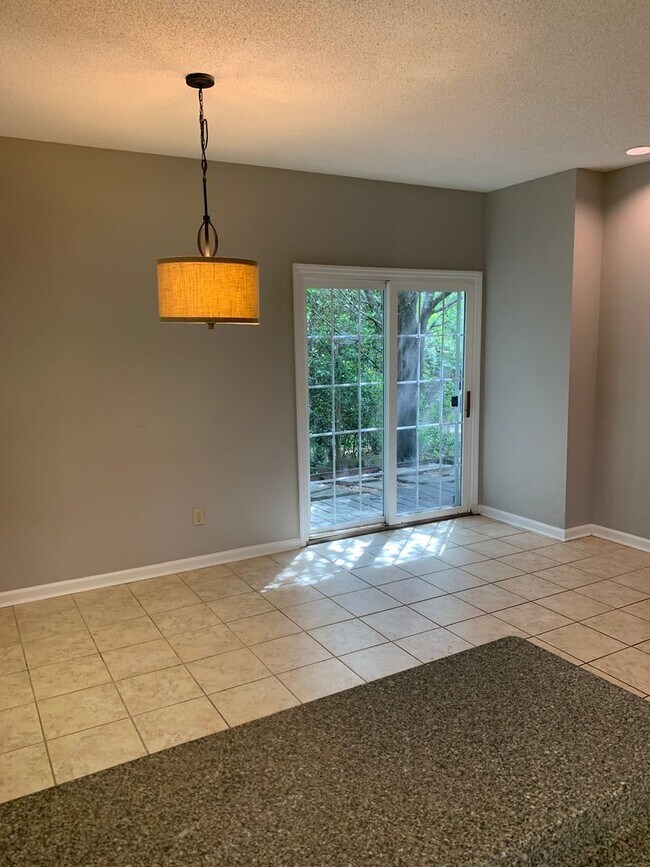 Building Photo - Hickory Woods Auburn