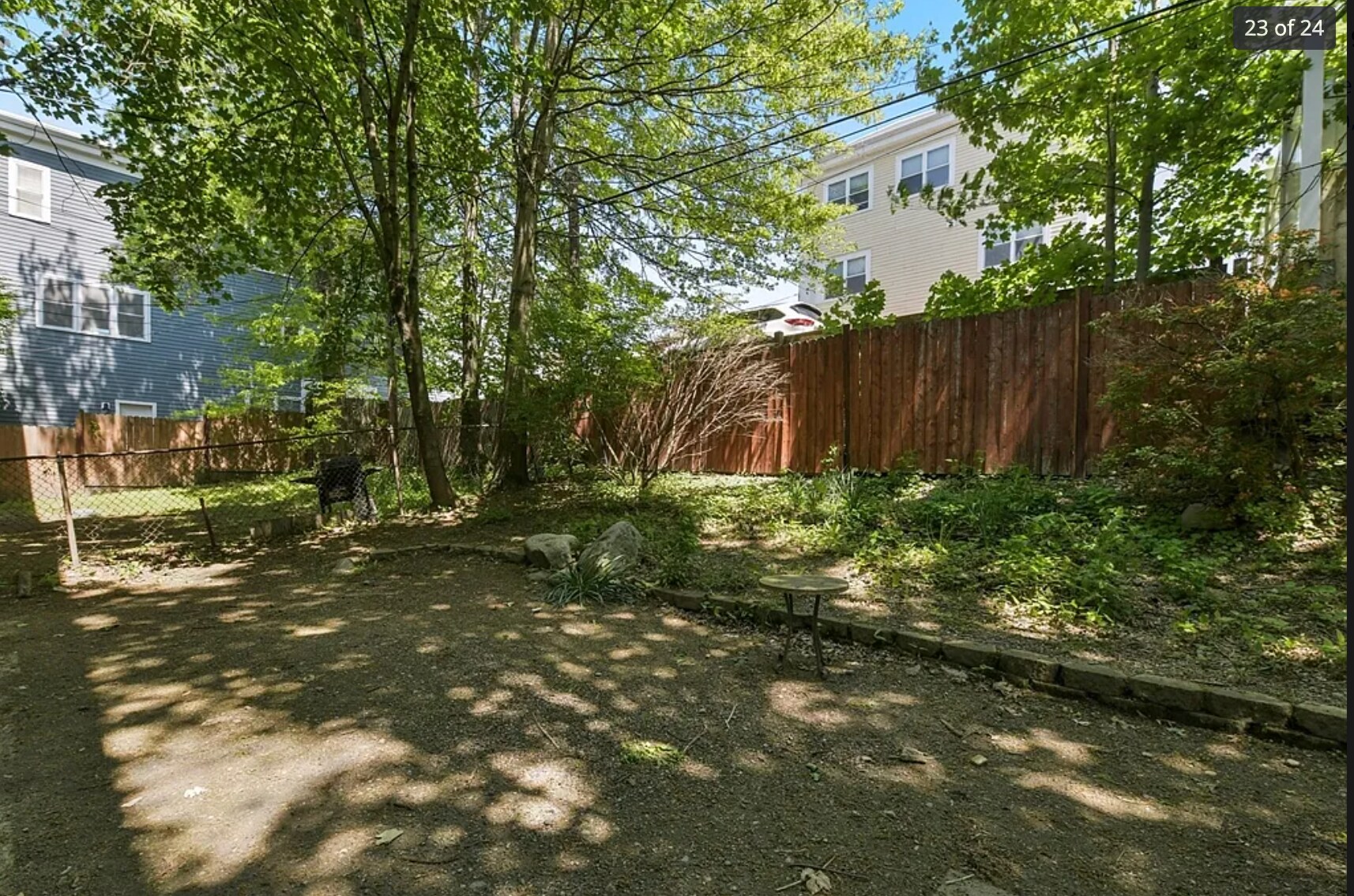 Shared backyard - 25 Dalrymple St
