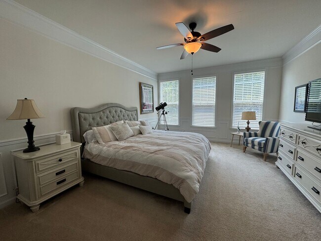 Building Photo - Amazing 6 Bed 5 Bath Single Family Home Wi...