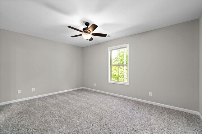Building Photo - 260 Smithson Ln