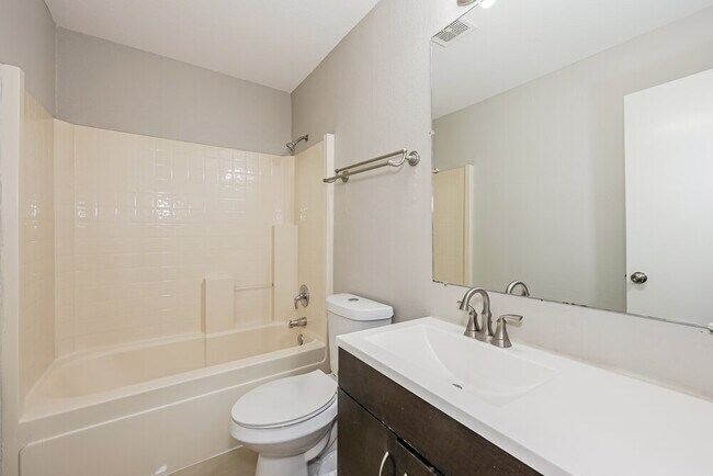 Building Photo - 2602 Pioneer Ln