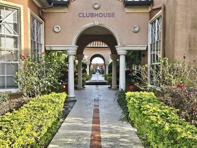 Building Photo - 5542 Metrowest Blvd