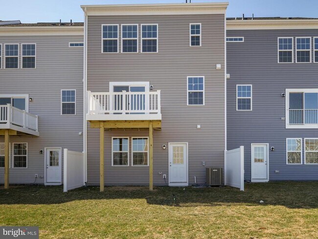 Building Photo - 96 Stafford Pl