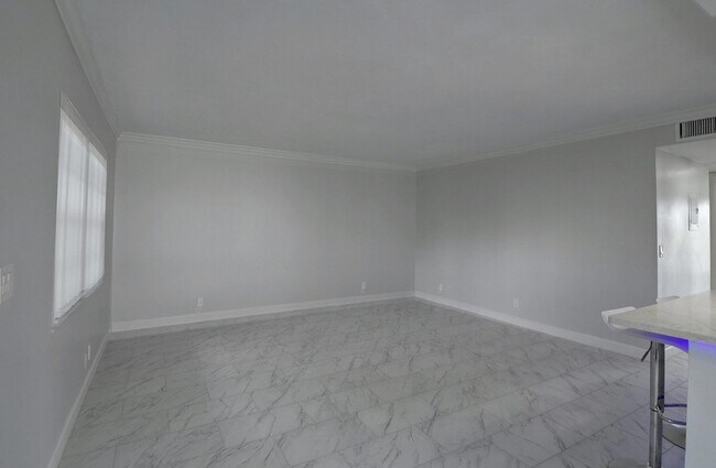 Building Photo - 974 Normandy Trail