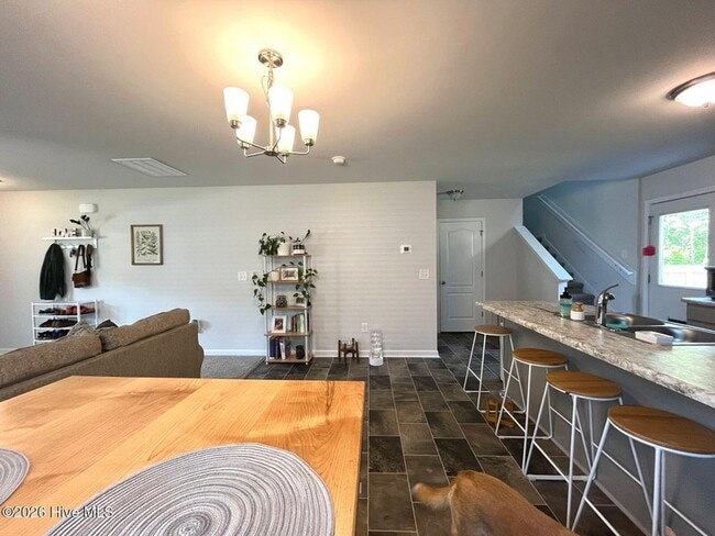 Building Photo - 784 Conductor Ct