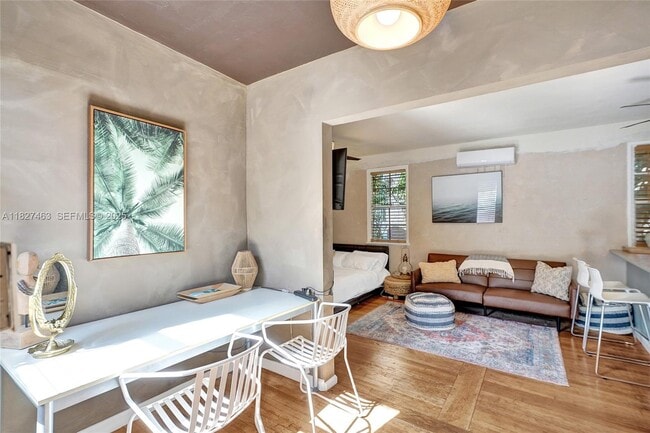 Building Photo - 669 NE 60th St