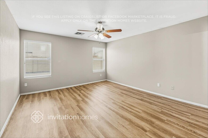 Building Photo - 3035 E Santa Rosa Dr
