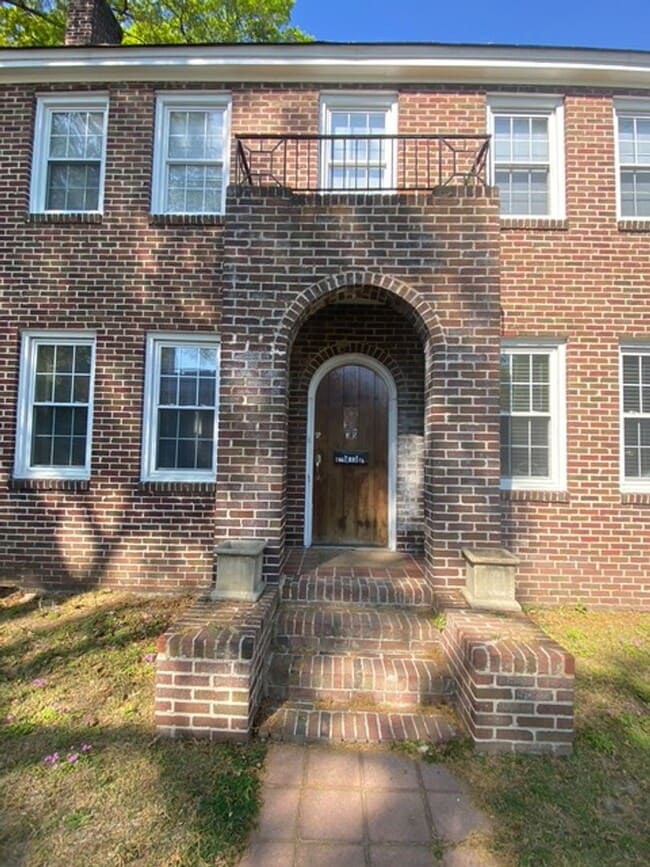 Building Photo - 715-717 Sims Ave