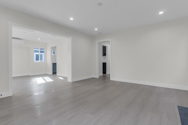 Building Photo - 4059 Denker Ave