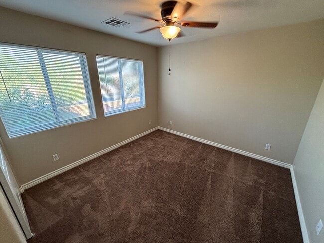 Building Photo - Spacious 4BED/3BATH Home Located in North Las Vegas Enjoy Rent-Free Holidays!