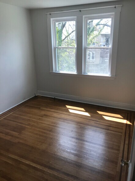 Building Photo - 3440 Auchentoroly Terrace