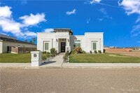 Building Photo - 20 Tierra Escondido