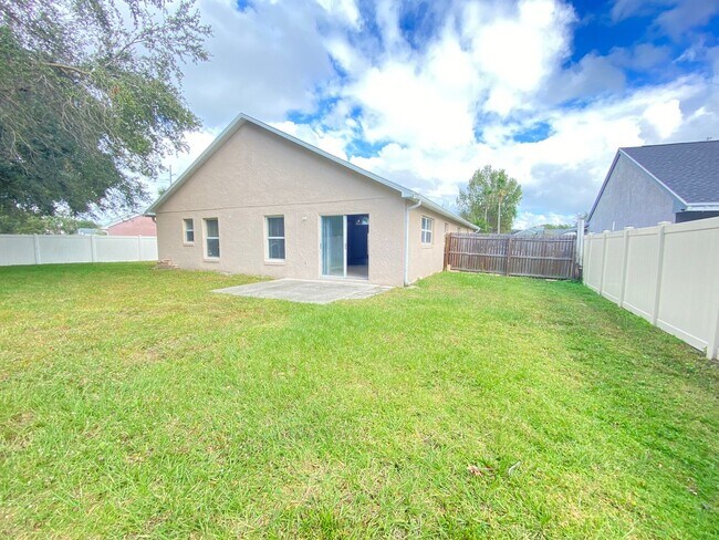 Building Photo - View this home today and Move in July 3rd!...