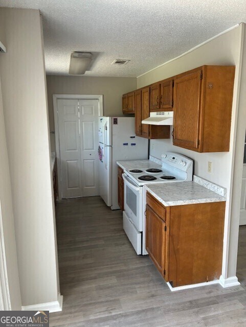 Building Photo - 332 Mission Forest Trail