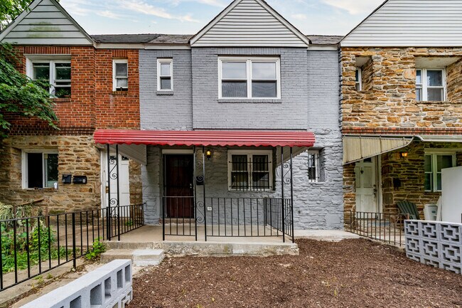 Primary Photo - 5120 Queensberry Ave