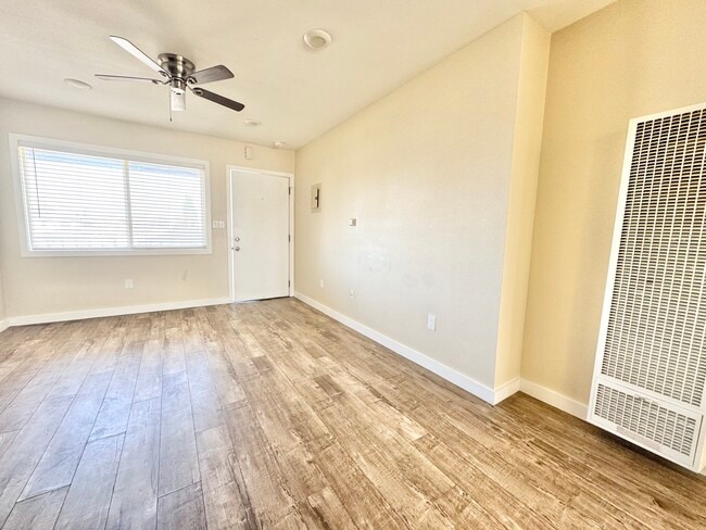Building Photo - 1439 W 85th St