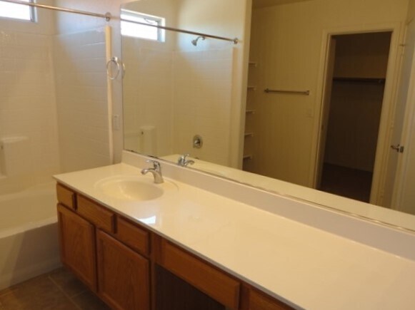 Building Photo - 1505 S 81st Dr