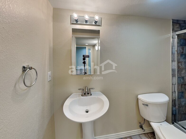 Building Photo - 4244 Lark Sparrow St