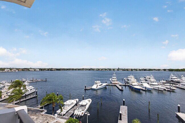 Building Photo - 1208 Marine Way