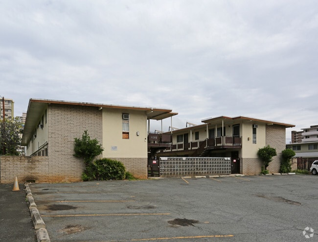 Primary Photo - 1130 Lunalilo St