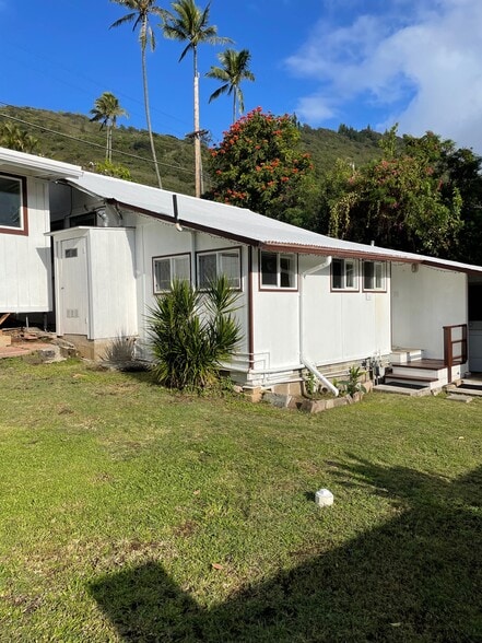 Building Photo - 2739 Hillside Ave