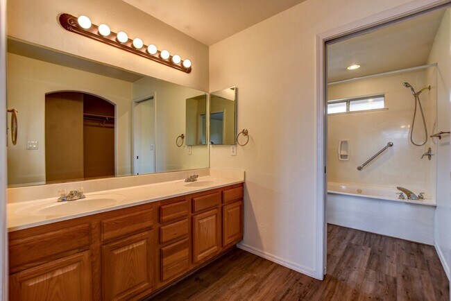 Building Photo - 8381 E Hopi Cir