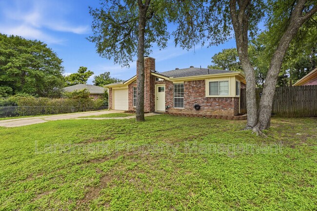 Building Photo - 1122 Hidden Creek Dr