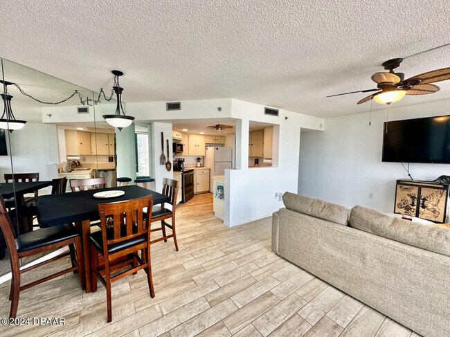 Building Photo - 1 Oceans W Blvd