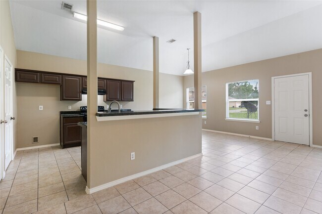 Building Photo - 9104 N Green River Dr
