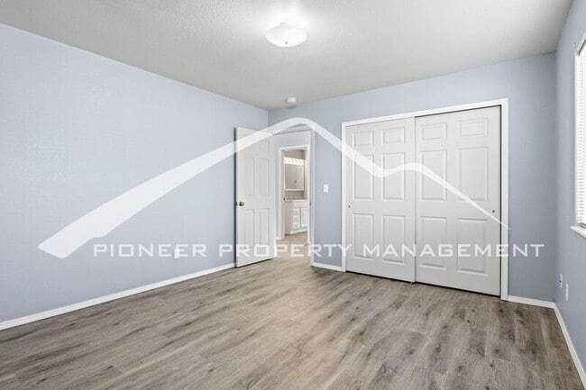 Building Photo - 2212 Wheeler Ave
