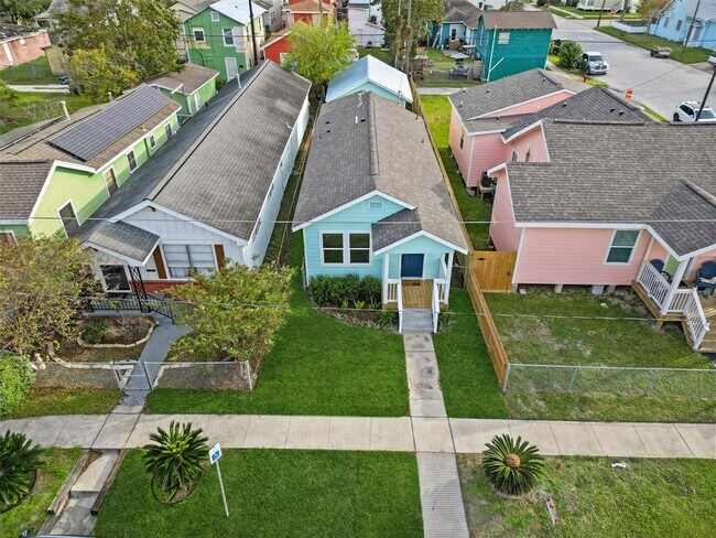 Building Photo - 5123 Avenue L