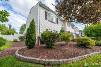 Building Photo - 62 Pinho Ave