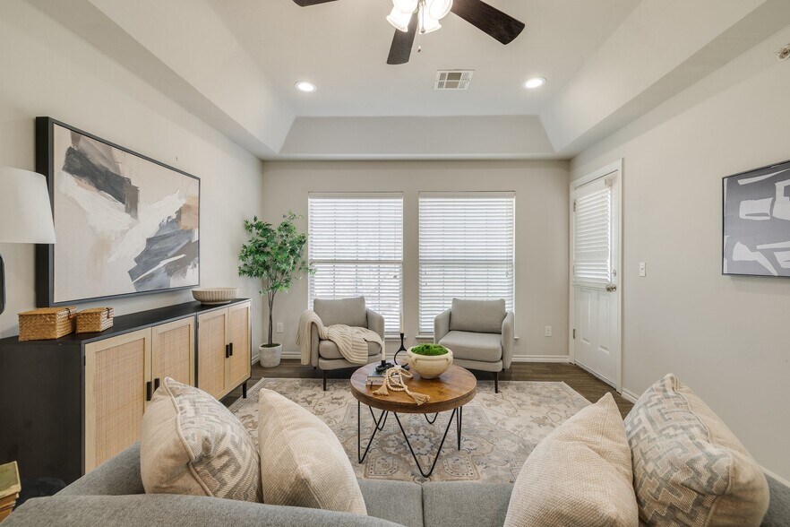 Building Photo - 3720 N Pennsylvania Ave